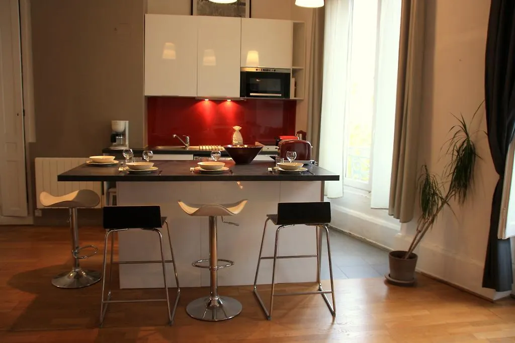 Appart' Sathonay Apartment Lyon 0*,